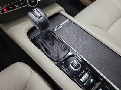 2020 Volvo XC90 T5 Momentum