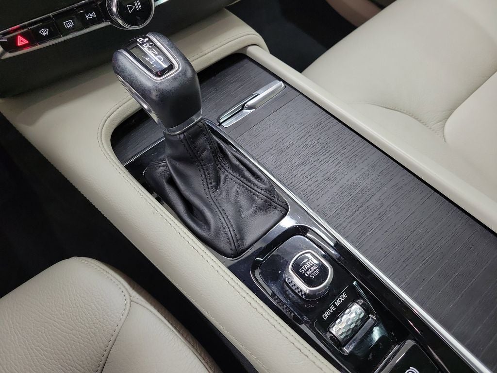 2020 Volvo XC90 T5 Momentum