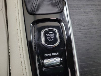 2020 Volvo XC90 T5 Momentum