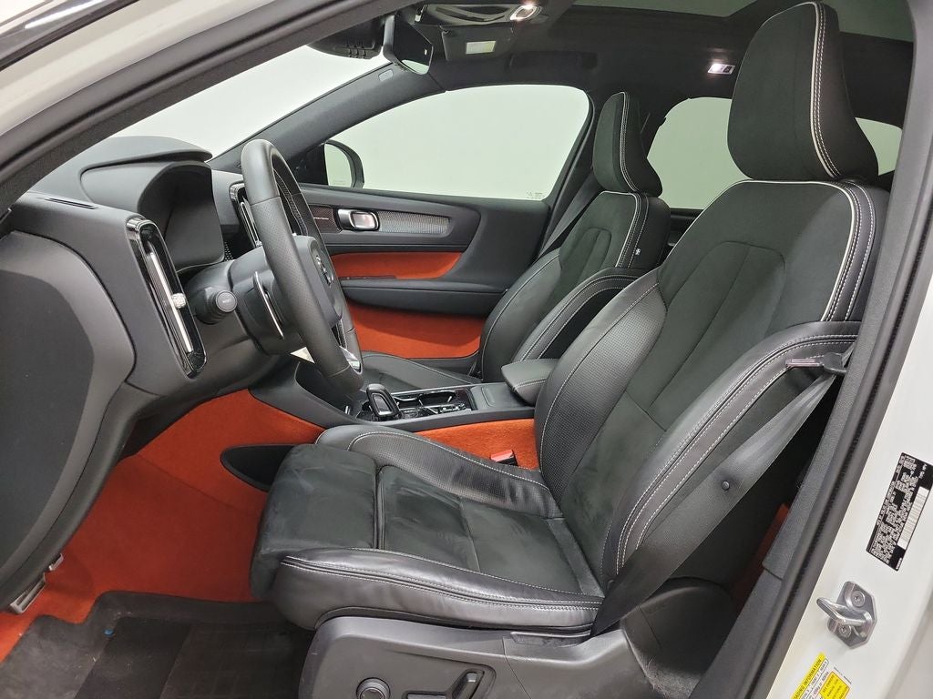 2019 Volvo XC40 R-Design