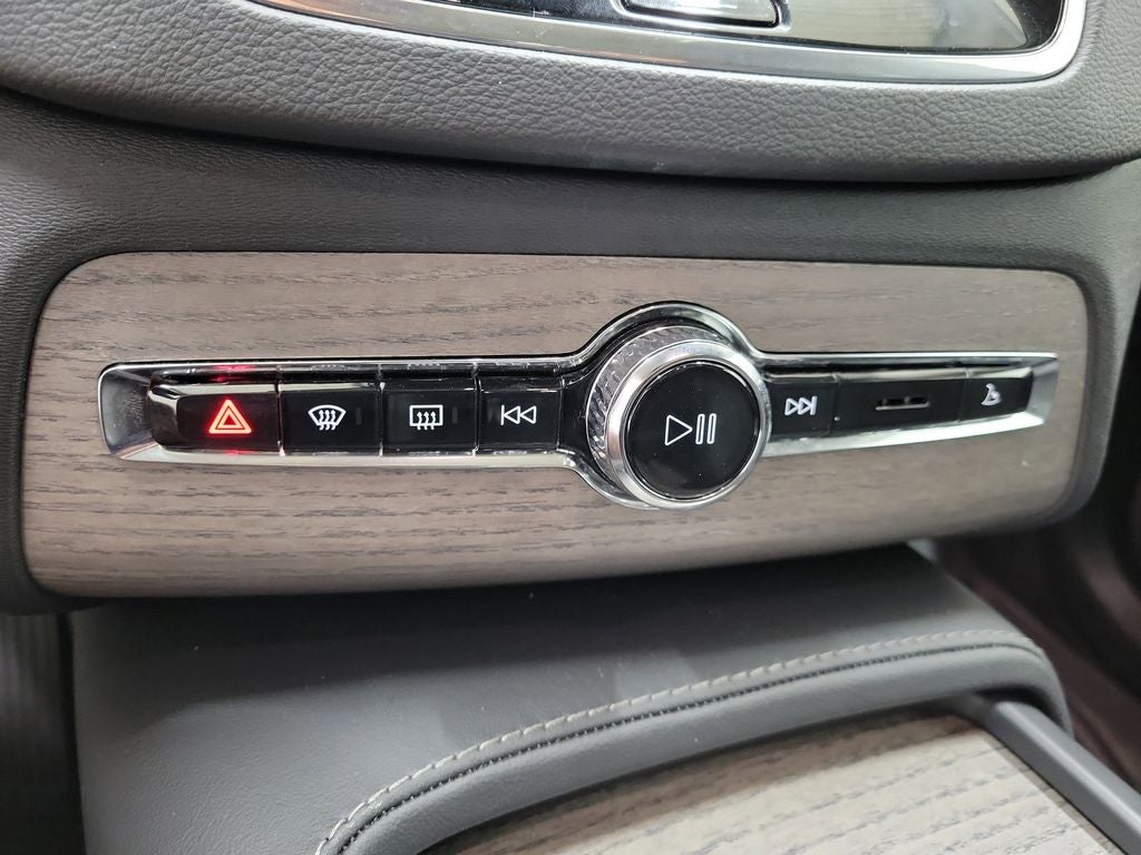 2022 Volvo XC90 T6 Inscription