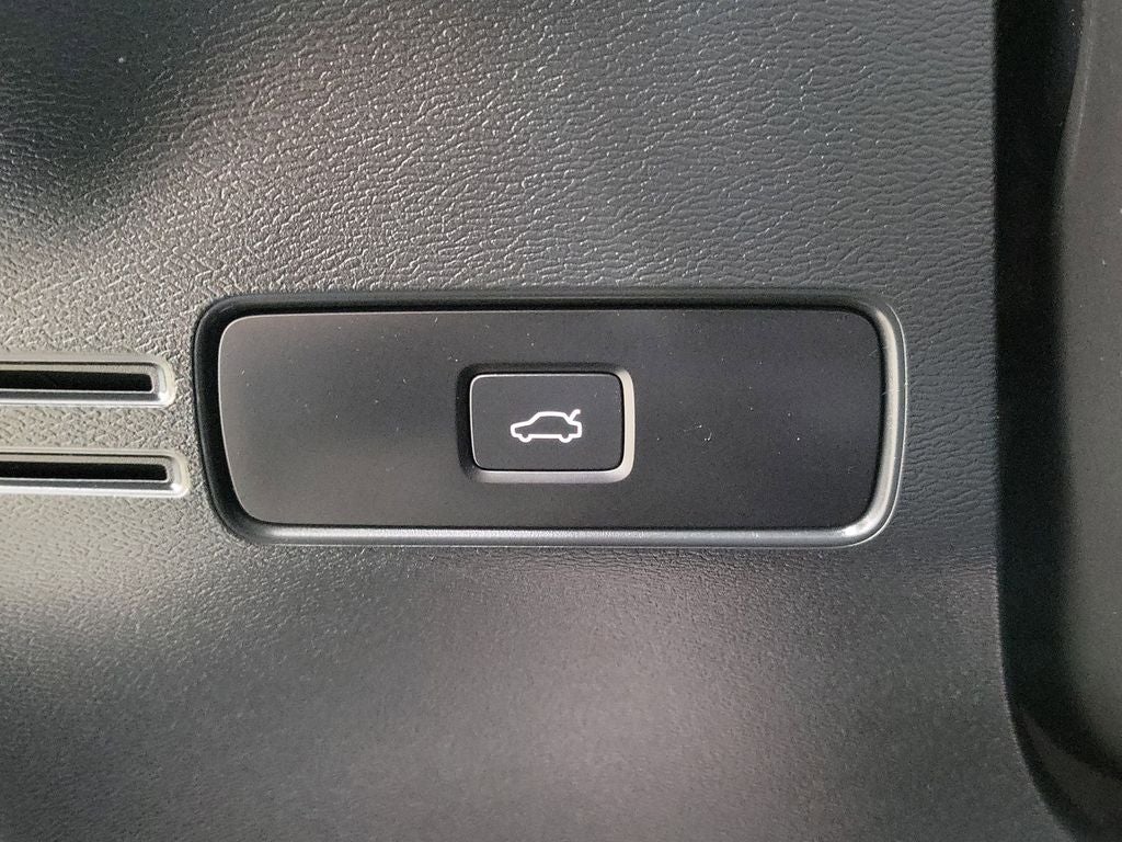 2023 Volvo XC40 Recharge Pure Electric Twin Plus