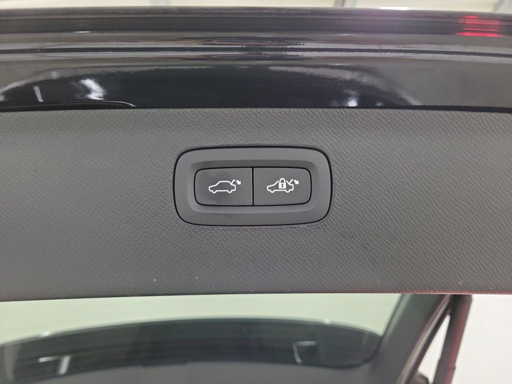 2024 Volvo XC90 Recharge Plug-In Hybrid T8 Plus Bright Theme 7 Passenger