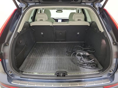 2024 Volvo XC60 Recharge Plug-In Hybrid T8 Plus Dark Theme