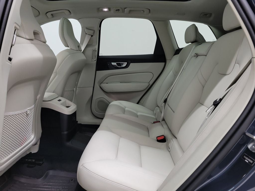 2024 Volvo XC60 Recharge Plug-In Hybrid T8 Plus Dark Theme