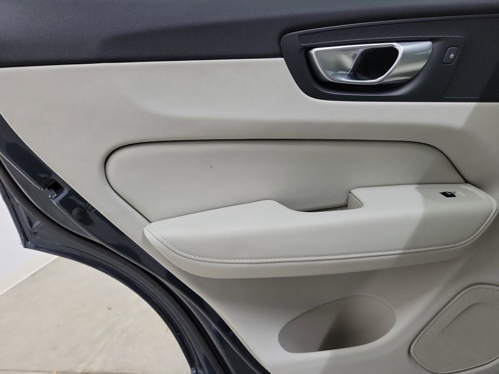 2024 Volvo XC60 Recharge Plug-In Hybrid T8 Plus Dark Theme