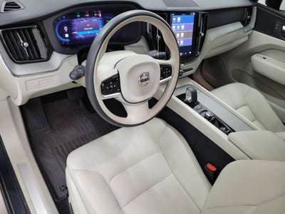 2024 Volvo XC60 Recharge Plug-In Hybrid T8 Plus Dark Theme