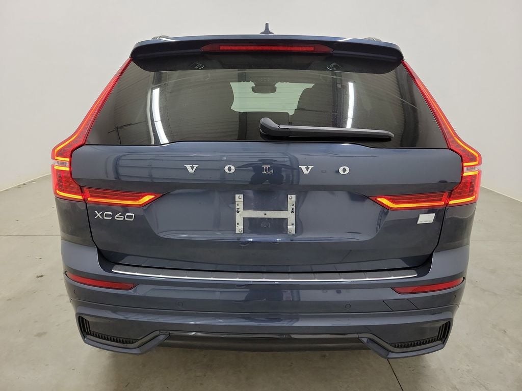 2024 Volvo XC60 Recharge Plug-In Hybrid T8 Plus Dark Theme