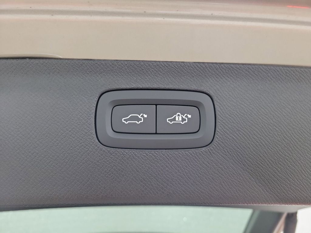 2026 Volvo XC90 Plug-In Hybrid T8 Plus 7 Passenger