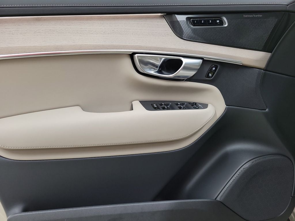 2026 Volvo XC90 Plug-In Hybrid T8 Plus 7 Passenger