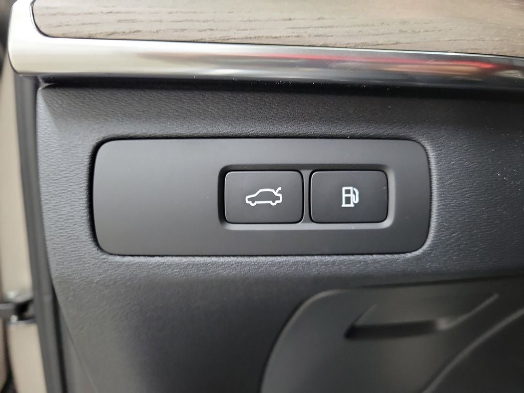 2026 Volvo XC90 Plug-In Hybrid T8 Plus 7 Passenger