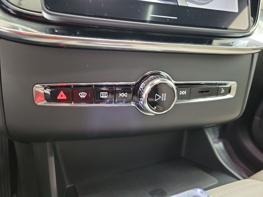 2026 Volvo XC90 Plug-In Hybrid T8 Plus 7 Passenger