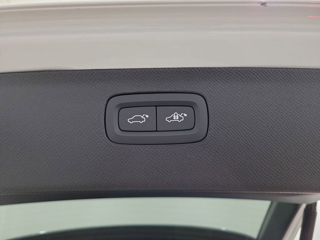 2026 Volvo XC90 Plug-In Hybrid T8 Plus 7 Passenger