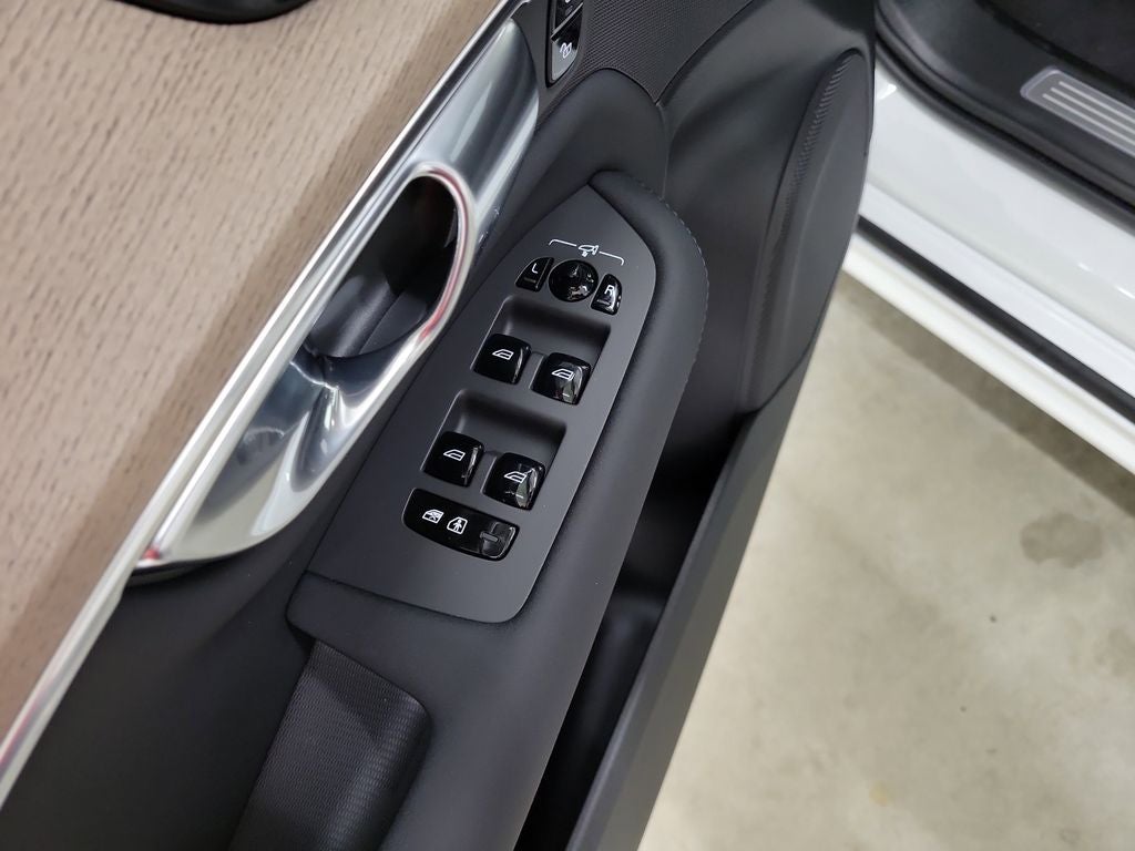 2026 Volvo XC90 Plug-In Hybrid T8 Plus 7 Passenger