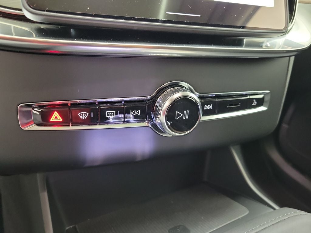 2026 Volvo XC90 Plug-In Hybrid T8 Plus 7 Passenger