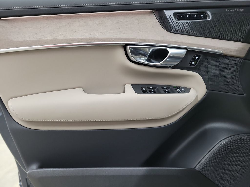 2026 Volvo XC90 Plug-In Hybrid T8 Plus 7 Passenger