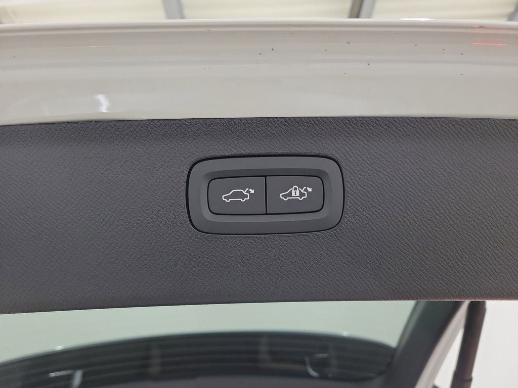 2026 Volvo XC90 Plug-In Hybrid T8 Plus 7 Passenger