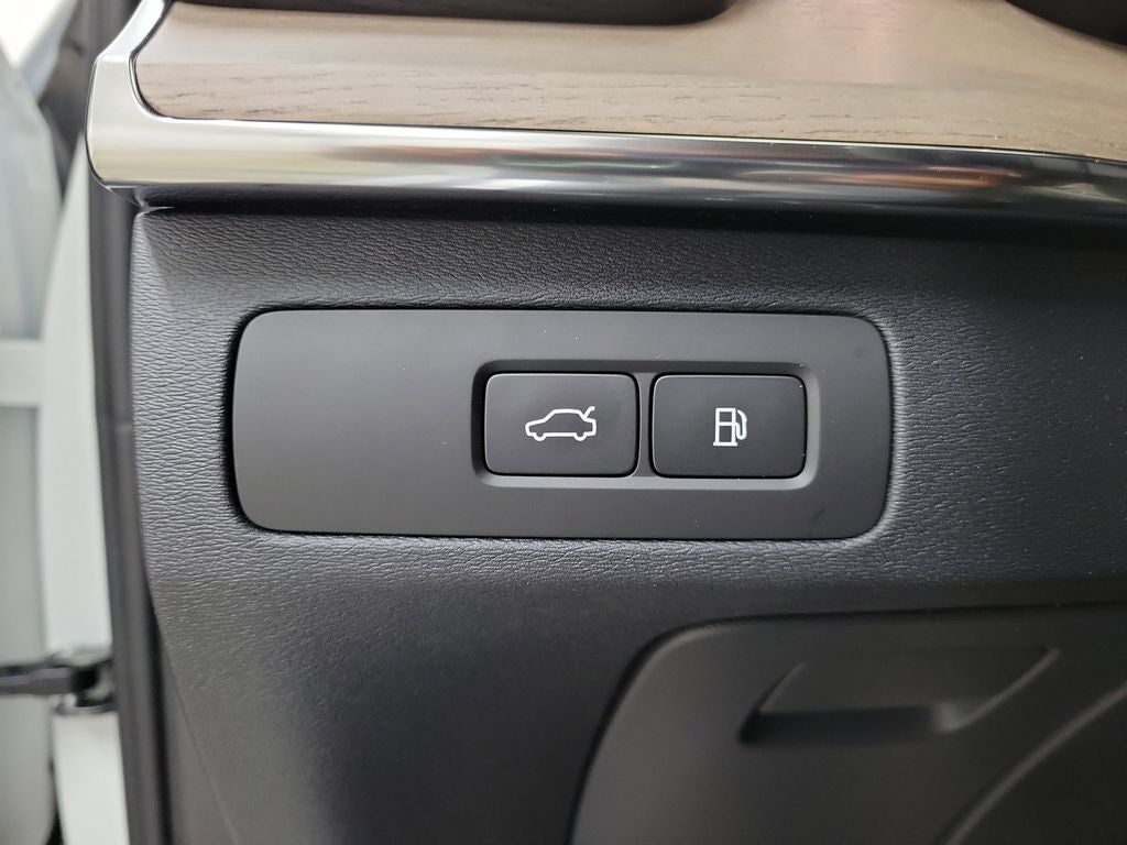 2026 Volvo XC90 Plug-In Hybrid T8 Plus 7 Passenger