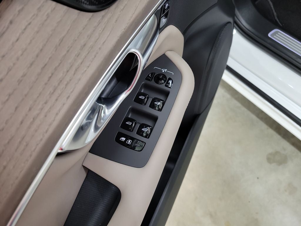 2026 Volvo XC90 Plug-In Hybrid T8 Plus 7 Passenger