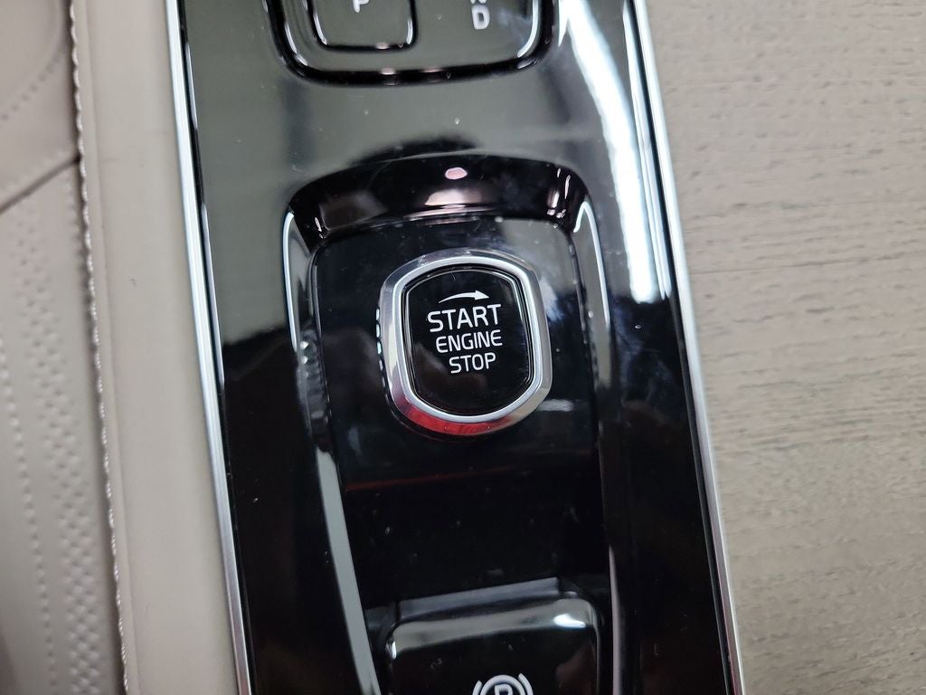 2026 Volvo XC90 Plug-In Hybrid T8 Plus 7 Passenger