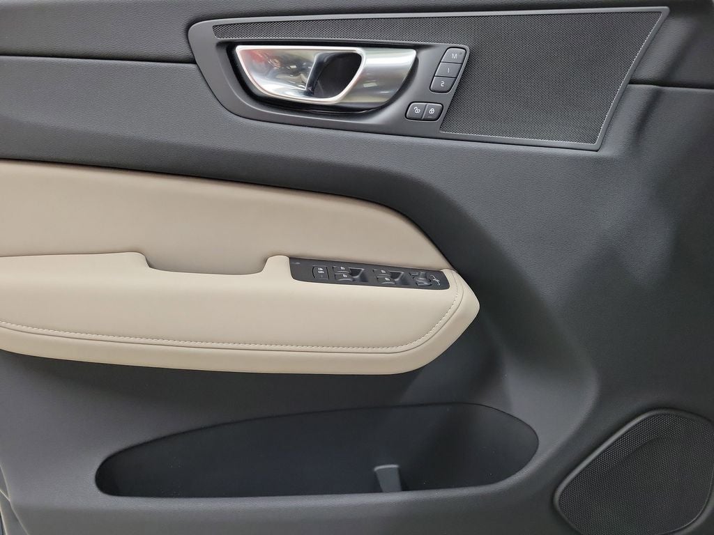 2026 Volvo XC60 Plug-In Hybrid T8 Plus