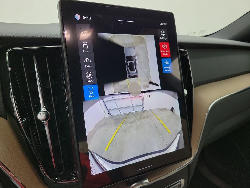 2026 Volvo XC60 Plug-In Hybrid T8 Plus