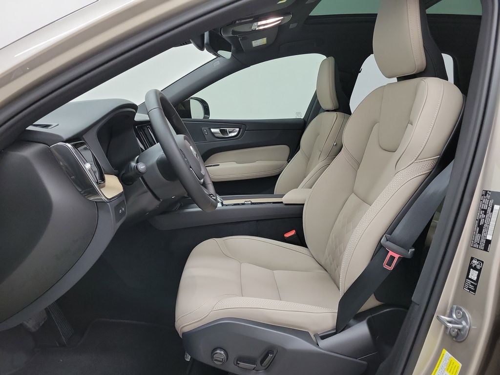 2026 Volvo XC60 Plug-In Hybrid T8 Plus