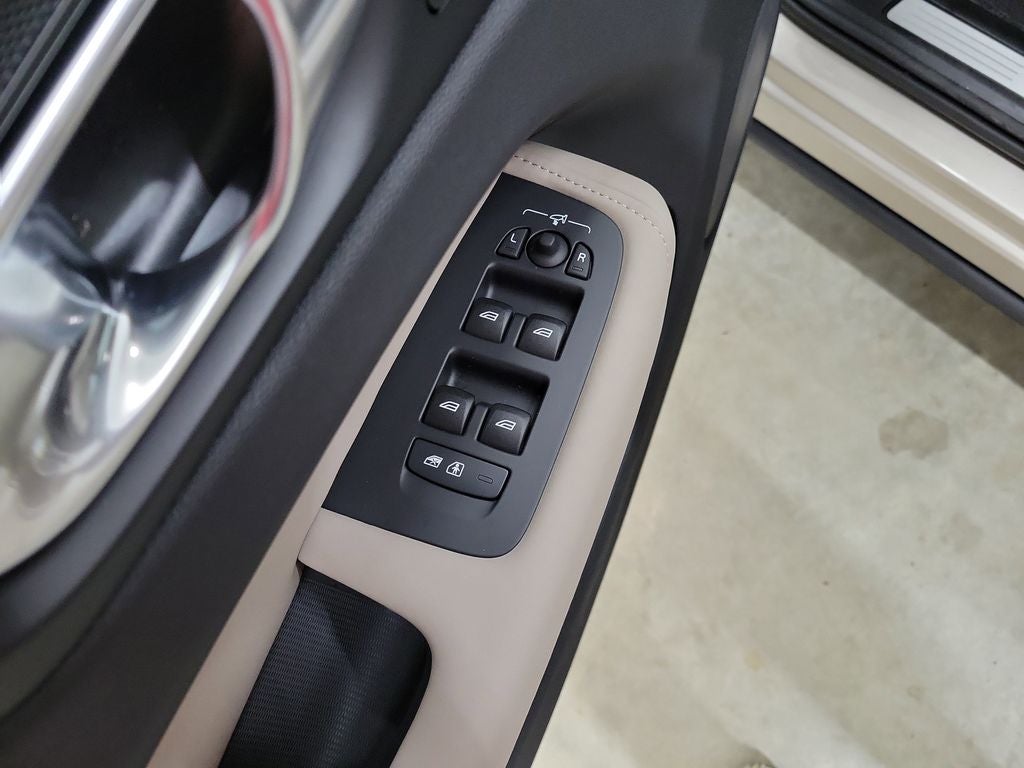 2026 Volvo XC60 Plug-In Hybrid T8 Plus