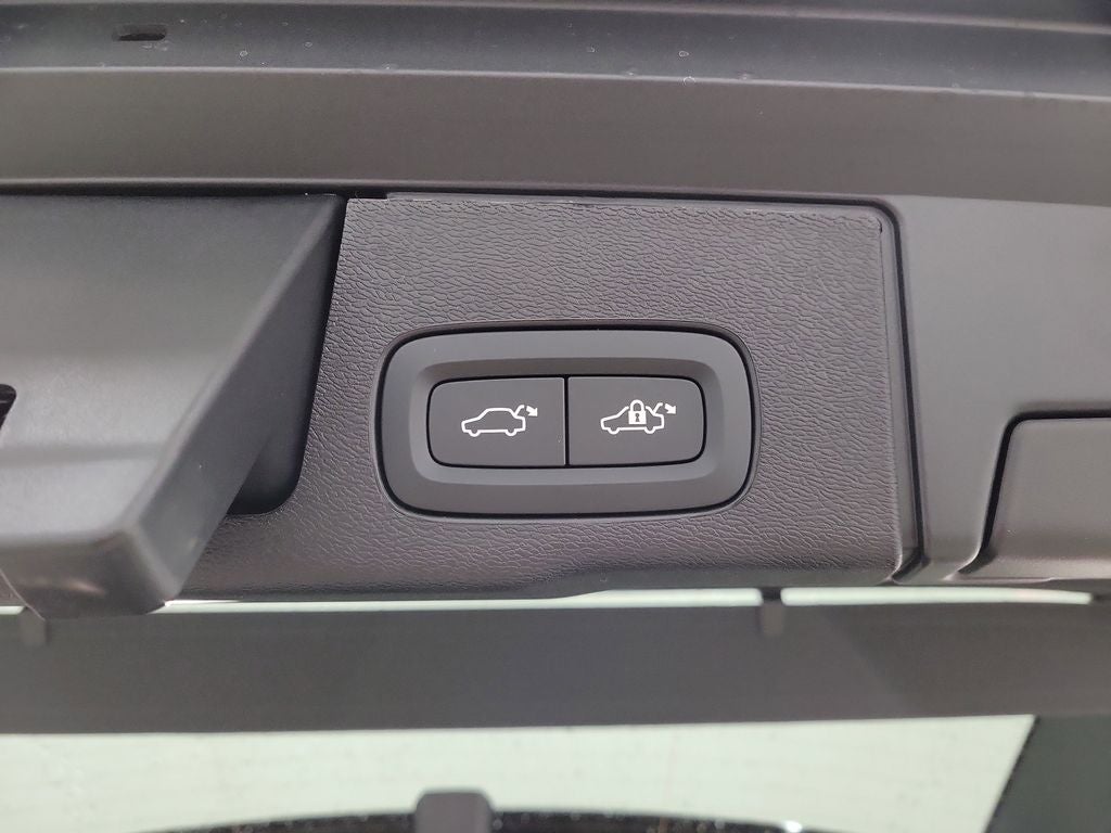 2026 Volvo XC60 Plug-In Hybrid T8 Ultra