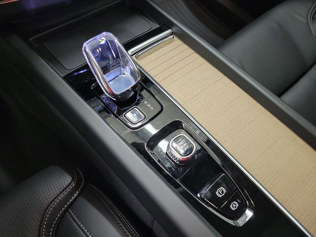 2026 Volvo XC60 Plug-In Hybrid T8 Ultra