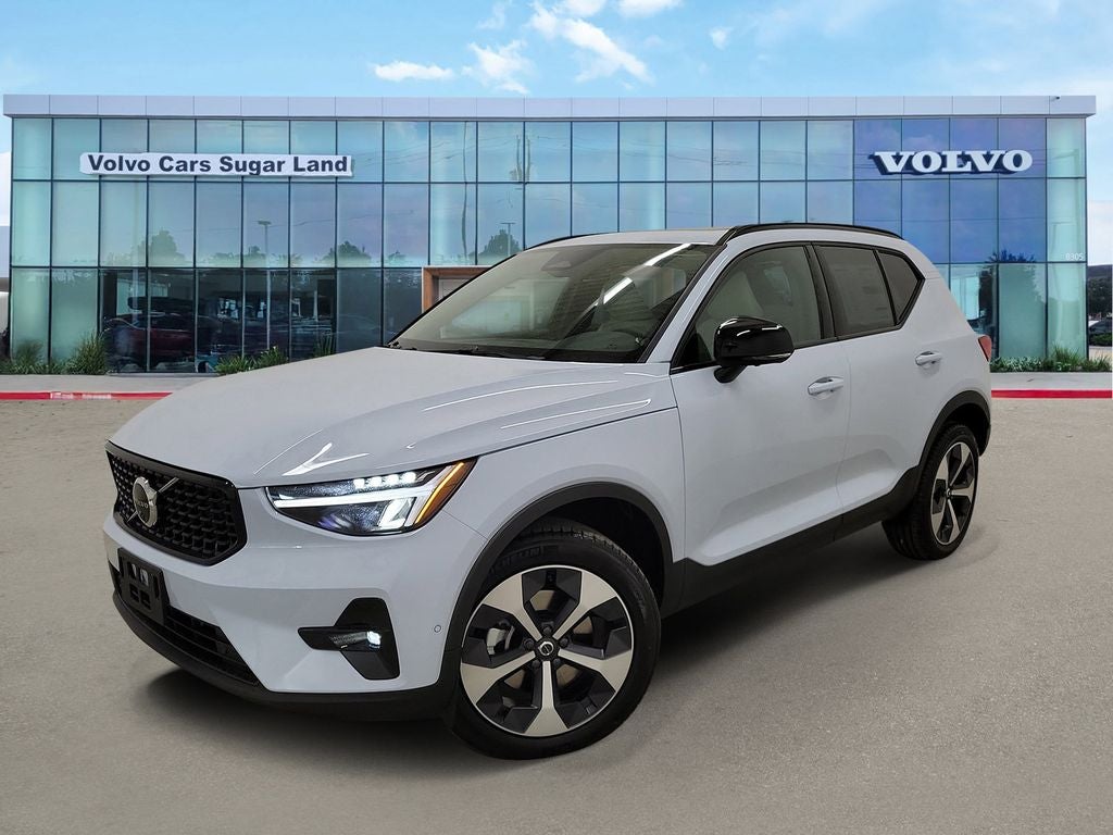 2026 Volvo XC40 B4 Plus