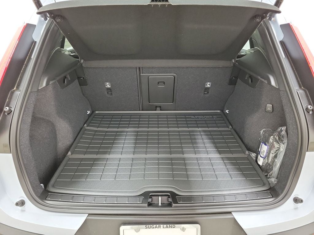 2026 Volvo XC40 B4 Plus