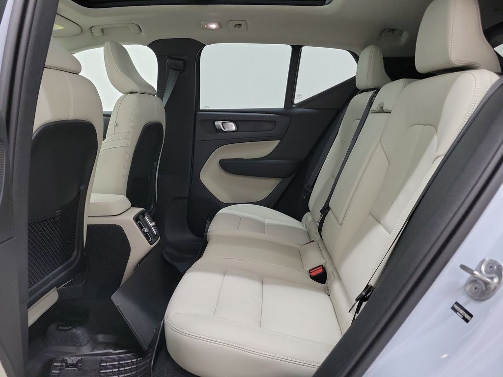 2026 Volvo XC40 B4 Plus