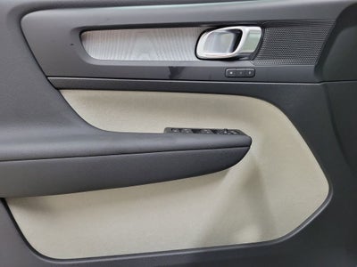 2026 Volvo XC40 B4 Plus