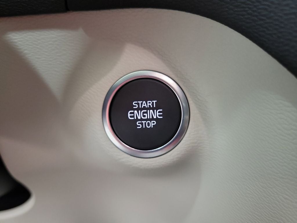 2026 Volvo XC40 B4 Plus