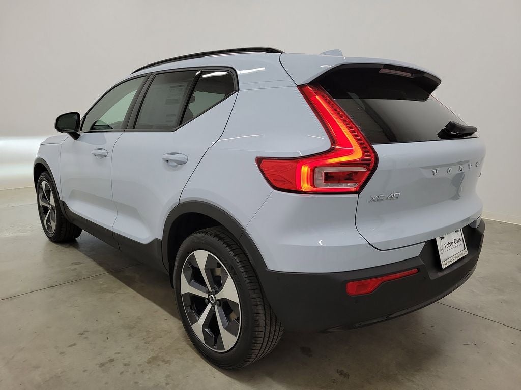 2026 Volvo XC40 B4 Plus