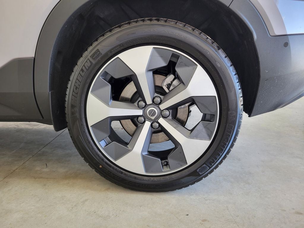 2026 Volvo XC40 B4 Plus