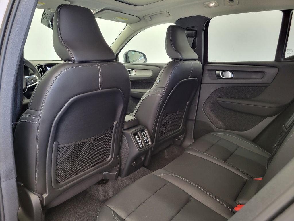 2026 Volvo XC40 B4 Plus