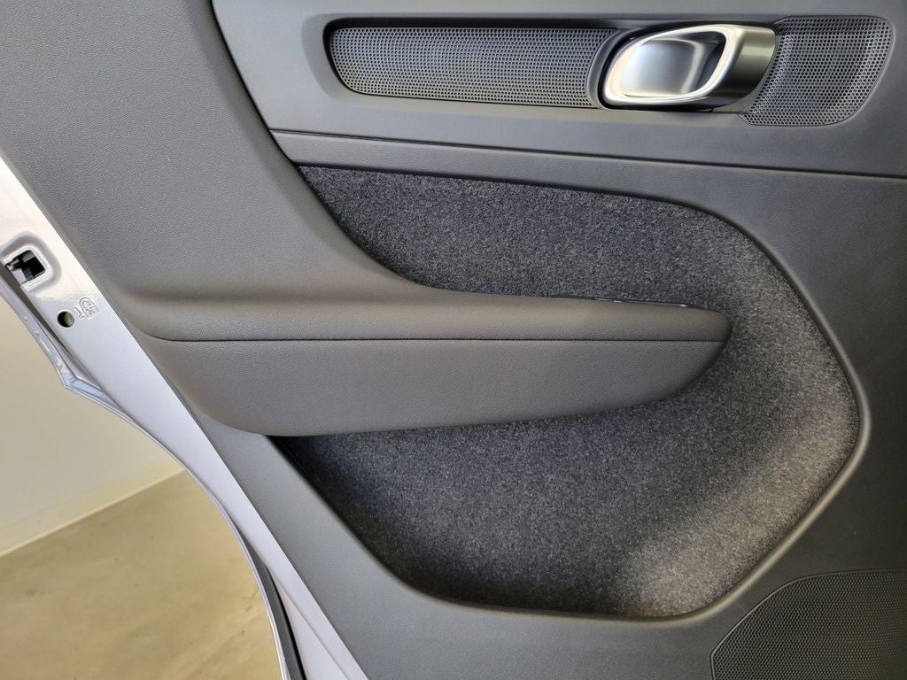 2026 Volvo XC40 B4 Plus