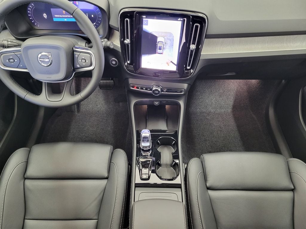 2026 Volvo XC40 B4 Plus