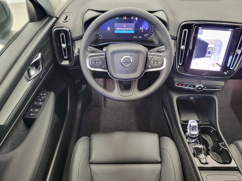 2026 Volvo XC40 B4 Plus