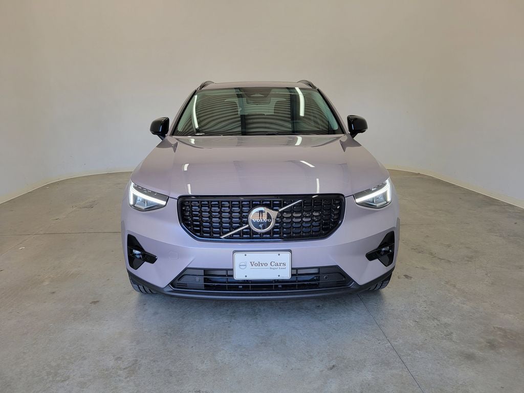 2026 Volvo XC40 B4 Plus
