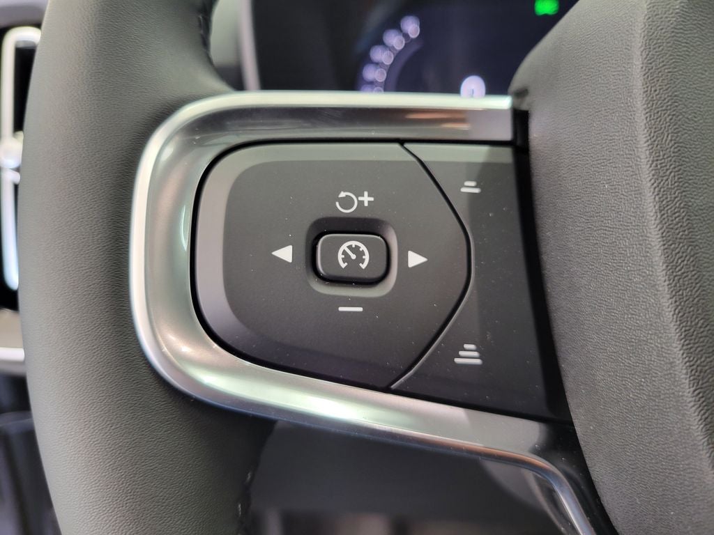 2026 Volvo XC40 B4 Plus