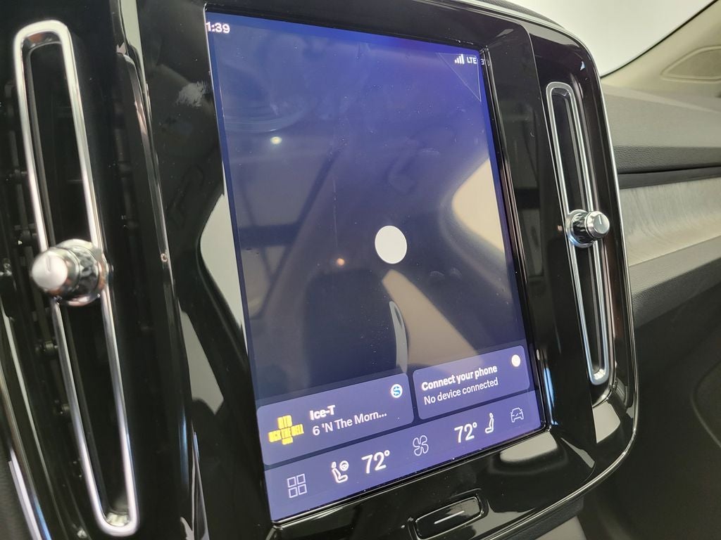 2026 Volvo XC40 B4 Plus