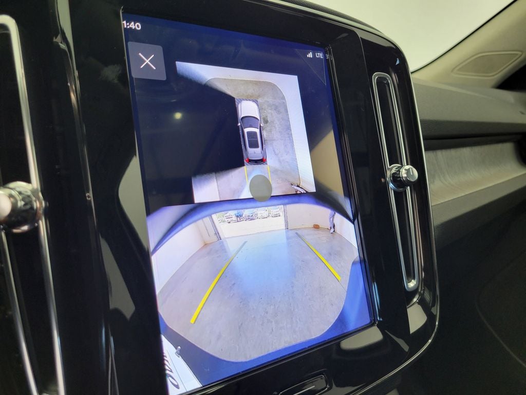 2026 Volvo XC40 B4 Plus