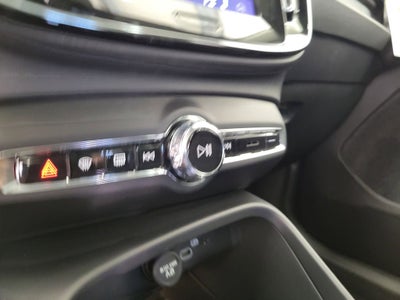 2026 Volvo XC40 B4 Plus