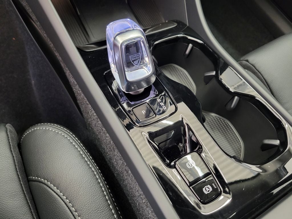 2026 Volvo XC40 B4 Plus