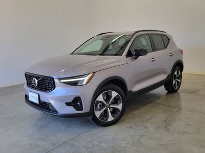 2026 Volvo XC40 B4 Plus
