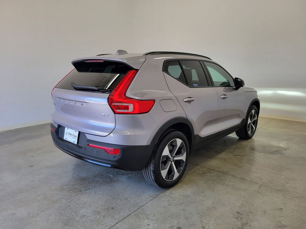 2026 Volvo XC40 B4 Plus