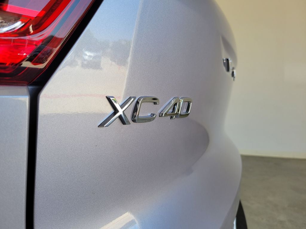 2026 Volvo XC40 B4 Plus